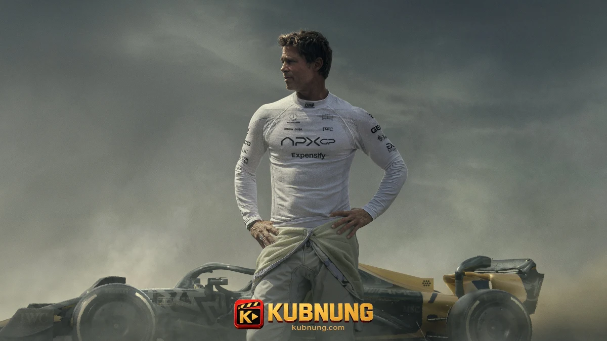 ซันนี่ เฮยส์ยืนข้างรถแข่งใน F1 The Movie