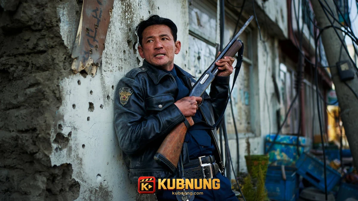 เจ้าหน้าที่ถืออาวุธตรวจพื้นที่ใน Hope (2026) โฮป