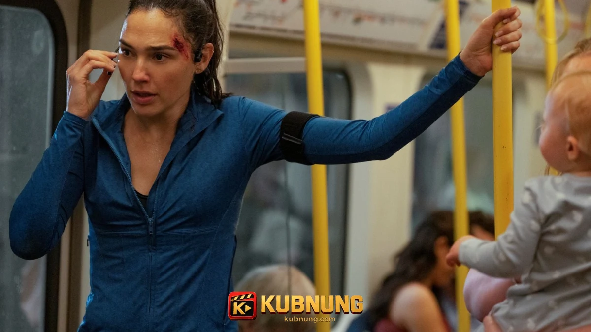 ไมอาโทรศัพท์ขณะอยู่บนรถไฟใน The Runner