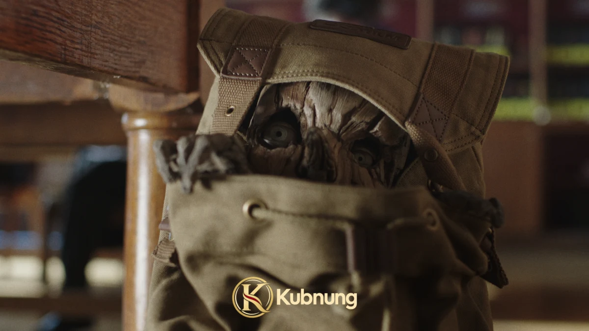 พินอคคิโอซ่อนตัวอยู่ในกระเป๋าผ้าใน Pinocchio Unstrung