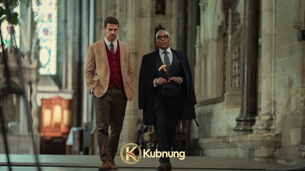 เอ็ดดี้ ฮอร์นิแมนและสแตนลีย์ จอห์นสตันเดินในอาคารหินใน The Gentlemen ซีซั่น 2