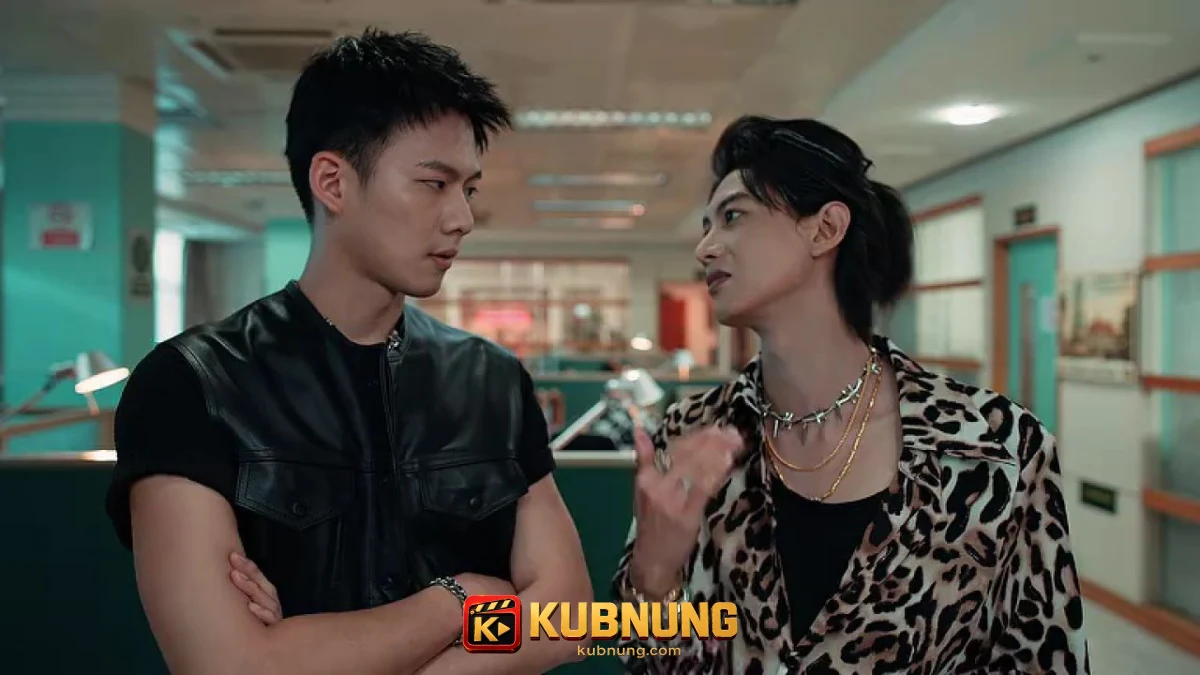 ชายสองคนสนทนากันในอาคารจากตอนแรกของ The Underworld