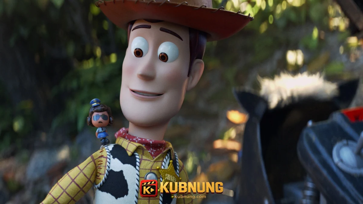 วูดดี้อยู่กลางแจ้งระหว่างการเดินทางใน Toy Story 4