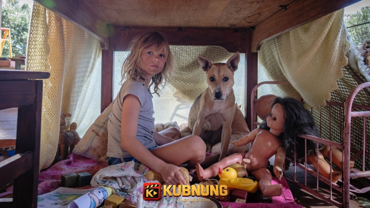 ภาพฉากจาก Don't Let's Go to the Dogs Tonight (2025) โลกวัยเยาว์ ใต้เงาไฟสงคราม ภาพที่ 1